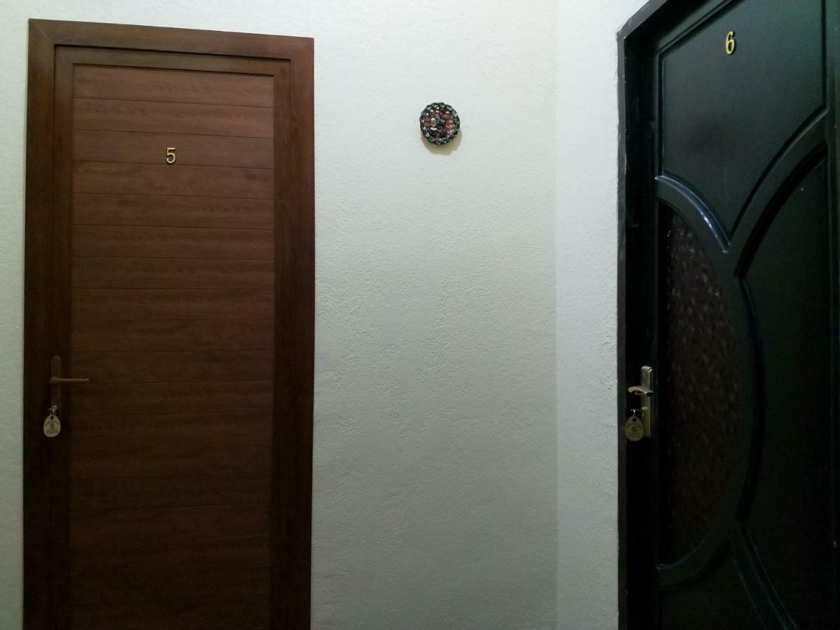 Hostel Mukarram Bukhara Bagian luar foto