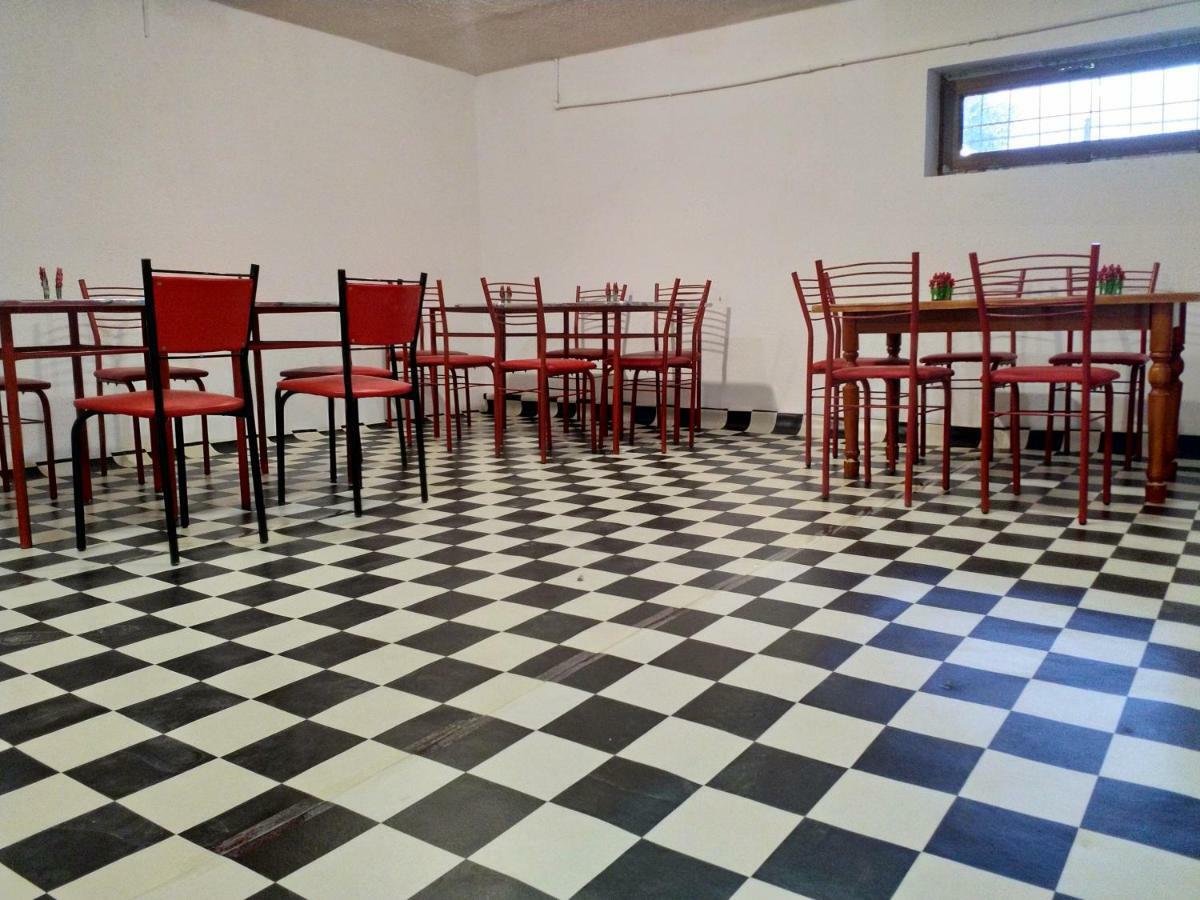 Hostel Mukarram Bukhara Bagian luar foto
