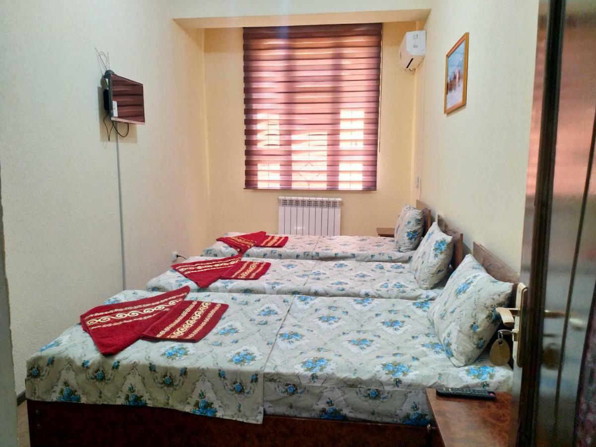 Hostel Mukarram Bukhara Bagian luar foto