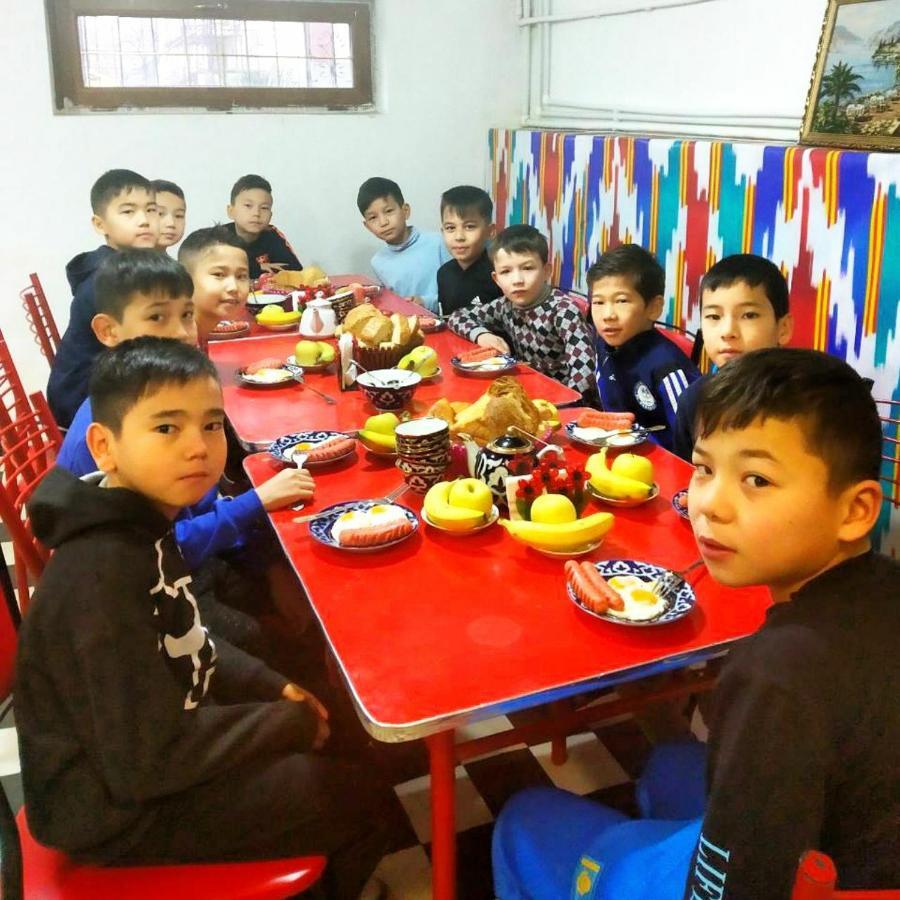 Hostel Mukarram Bukhara Bagian luar foto